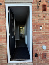 Modern and Clean - 3 Bed Maisonnette