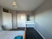 Modern and Clean - 3 Bed Maisonnette