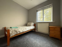 Modern and Clean - 3 Bed Maisonnette