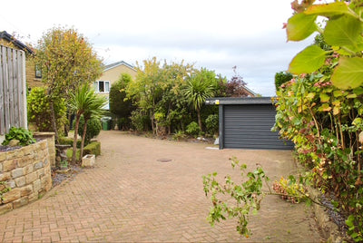 Luxurious home in West Yorkshire with driveway