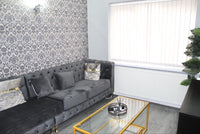 Luxurious home in West Yorkshire with driveway