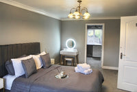 Luxurious home in West Yorkshire with driveway